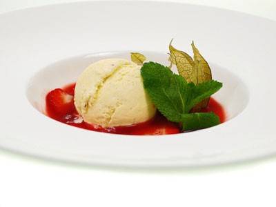 Erdbeertraum mit Vanilleeis Rezept - ichkoche.de Erdbeertraum mit Vanilleeis Rezept - ichkoche.de