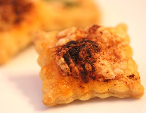 Mürbteigblumen mit Schinken und Käse Rezept - ichkoche.at Mürbteigblumen mit Schinken und Käse Rezept - ichkoche.at