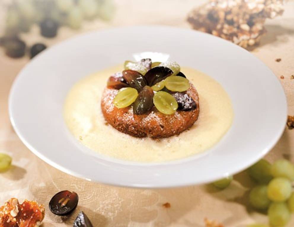 Haselnussauflauf mit Trauben Haselnussauflauf mit Trauben