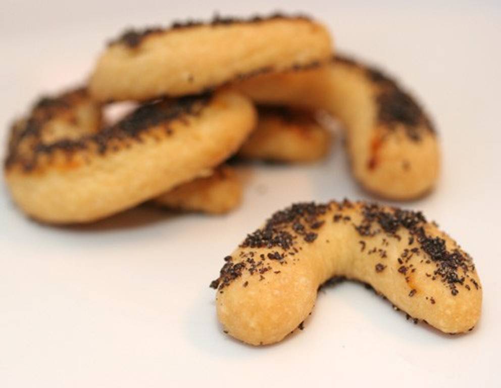 Käsekipferl mit Mohn Käsekipferl mit Mohn