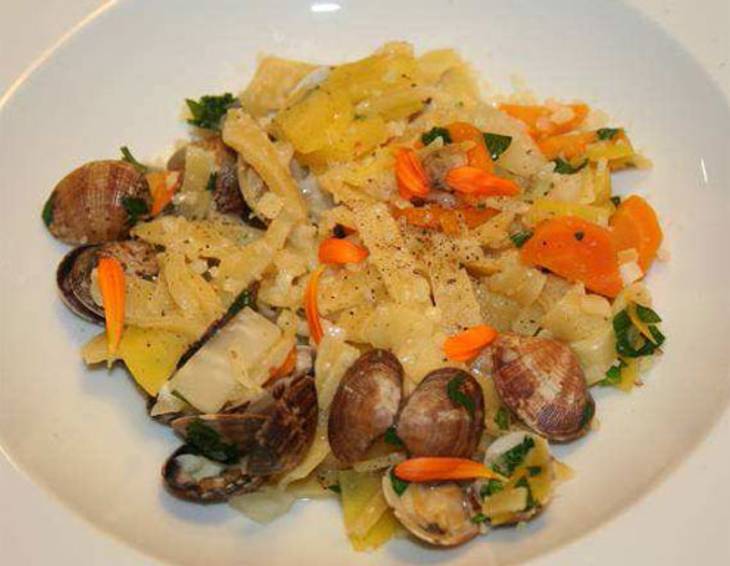 Vongole mit hausgemachter Pasta Vongole mit hausgemachter Pasta