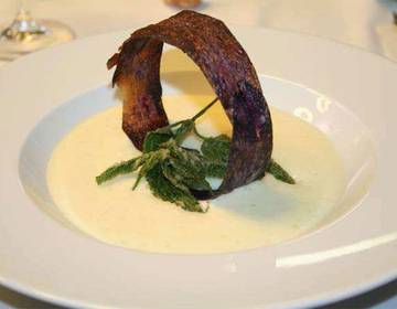 Weiße Spargelschaumsuppe Weiße Spargelschaumsuppe