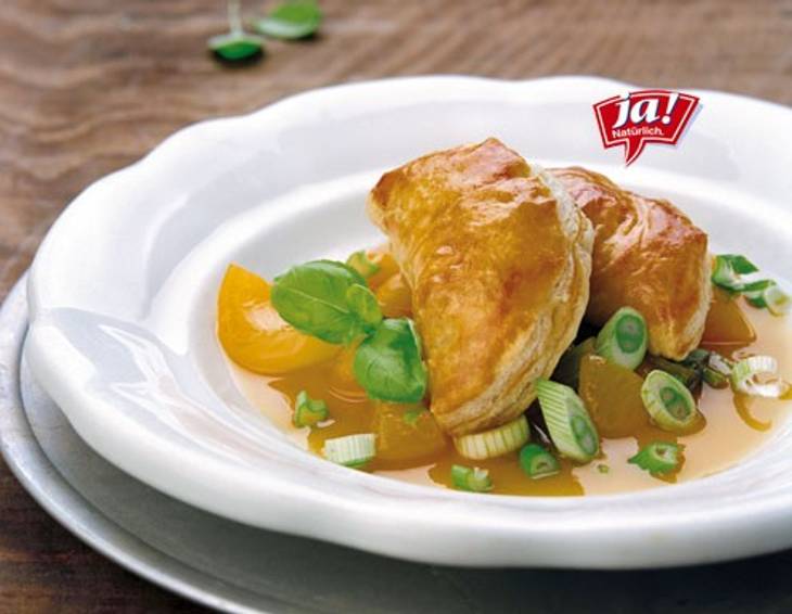 Mozzarellatascherl auf Jungzwiebel-Marillenragout Mozzarellatascherl auf Jungzwiebel-Marillenragout