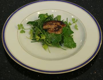 Salat aus Kräutern mit gebratener Foie gras