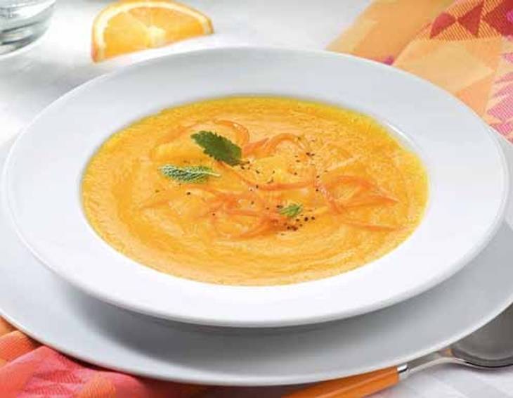 Karotten-Orangensuppe mit Ingwer Karotten-Orangensuppe mit Ingwer