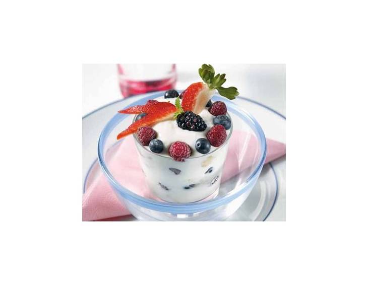 Vanillecreme mit Beeren