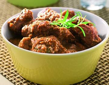 Mufflonragout in dunkler Sauce Mufflonragout in dunkler Sauce