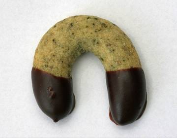 Schokoladen Nußkipferl Schokoladen Nußkipferl