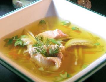 Klare Fischsuppe der Traunseewirte Klare Fischsuppe der Traunseewirte