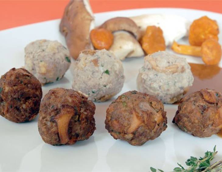 Kobernausserwälder Hirschknödel mit Schwammerlragout Kobernausserwälder Hirschknödel mit Schwammerlragout