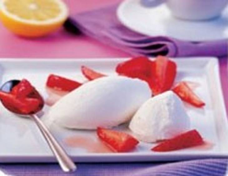 Leichte Kokos-Creme mit Erdbeeren