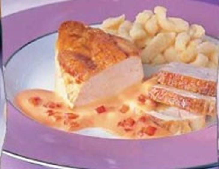 Hühnerbrust in Paprika-Orangen Sauce mit Spätzle Hühnerbrust in Paprika-Orangen Sauce mit Spätzle
