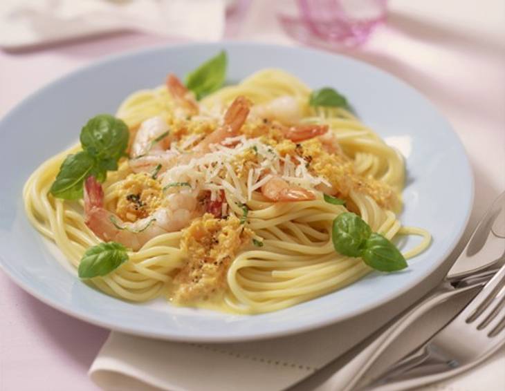 Spaghetti in cremig-feiner Karotten-Garnelen-Sauce Spaghetti in cremig-feiner Karotten-Garnelen-Sauce