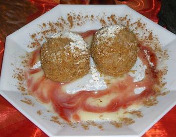 Zwetschkenknödel aus Topfenteig Zwetschkenknödel aus Topfenteig