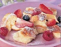 Rahmschmarren mit Beeren Rezept - ichkoche.de