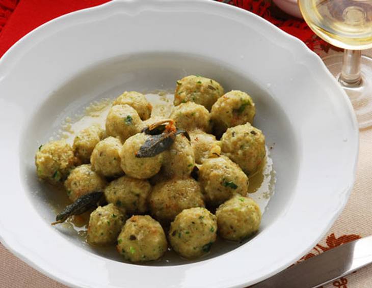 Fischknödel mit Gemüse Fischknödel mit Gemüse