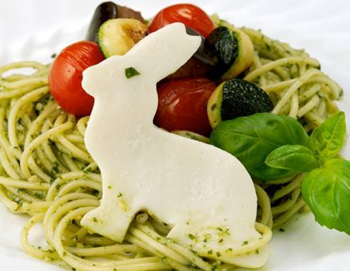 Mozzarella Pasta-Nest mit Osterhäschen Rezept - ichkoche.de Mozzarella Pasta-Nest mit Osterhäschen Rezept - ichkoche.de