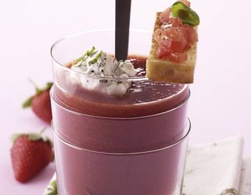 Erdbeergazpacho mit Crostini Erdbeergazpacho mit Crostini