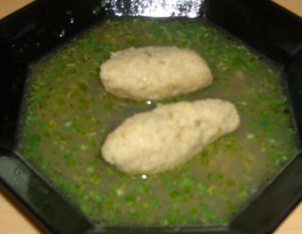 Dinkelvollkorngrießnockerl für Suppe Dinkelvollkorngrießnockerl für Suppe