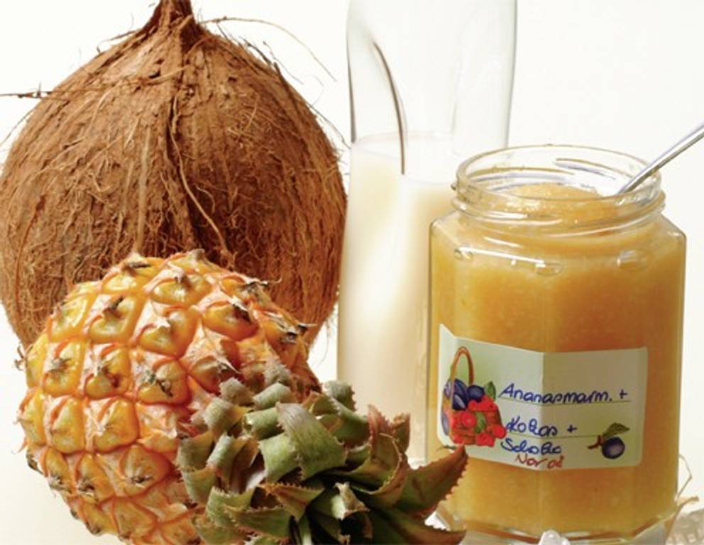 Ananasmarmelade mit Kokosflocken