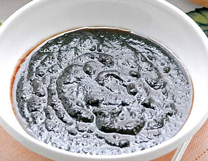 Süße Rotweinsuppe aus dem Veneto Süße Rotweinsuppe aus dem Veneto