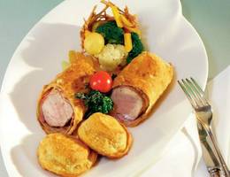 Schweinsfilet in Sauerrahmteig Schweinsfilet in Sauerrahmteig