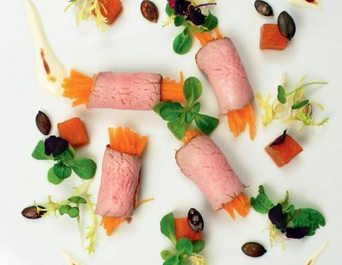 Kalbsrücken mit Hokkaido & Mohnnudeln Rezept - ichkoche.at Kalbsrücken mit Hokkaido & Mohnnudeln Rezept - ichkoche.at