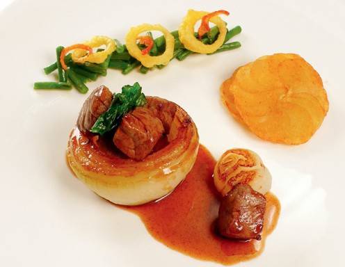 Gefüllte Zwiebel mit Rinderfiletwürfeln Rezept - ichkoche.de Gefüllte Zwiebel mit Rinderfiletwürfeln Rezept - ichkoche.de