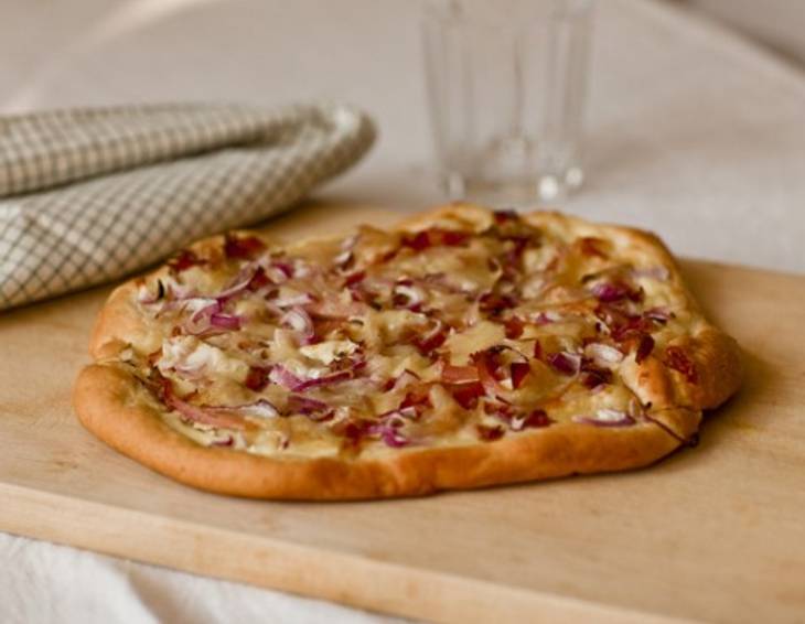 Elsässer Flammkuchen (Tarte flambée)