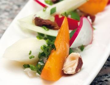 Gemüsesalat mit Marillen Gemüsesalat mit Marillen