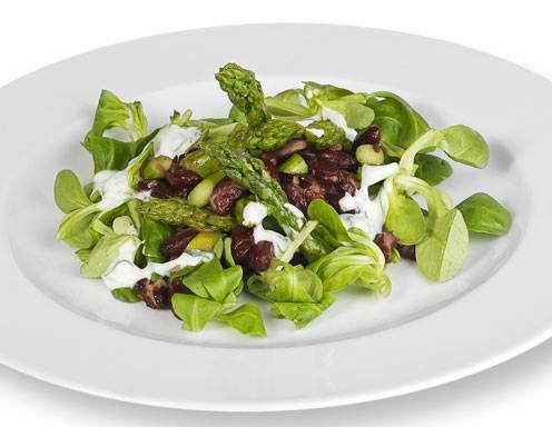 Grüner Spargelsalat mit roten Bohnen Rezept - ichkoche.at