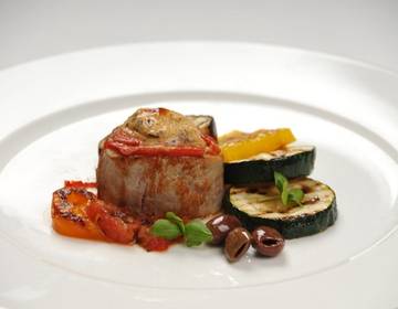 Kalbsfilet mit schwarzen Oliven Kalbsfilet mit schwarzen Oliven