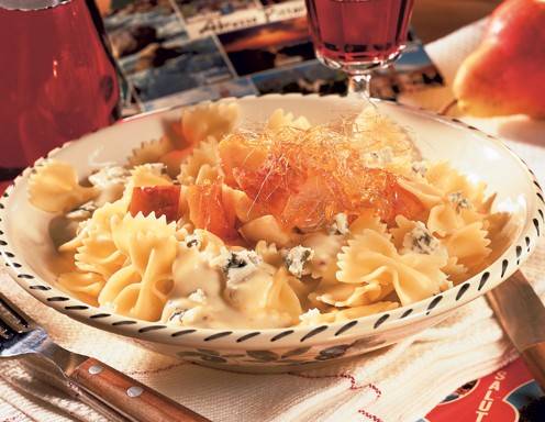 Farfalle mit Gorgonzola und Karamellfäden Rezept - ichkoche.ch Farfalle mit Gorgonzola und Karamellfäden Rezept - ichkoche.ch