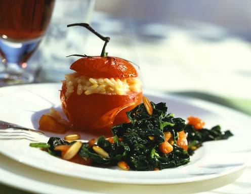 Tomaten mit Reisfüllung Rezept - ichkoche.at Tomaten mit Reisfüllung Rezept - ichkoche.at