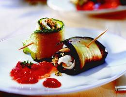 Melanzani-Zucchini-Röllchen Melanzani-Zucchini-Röllchen