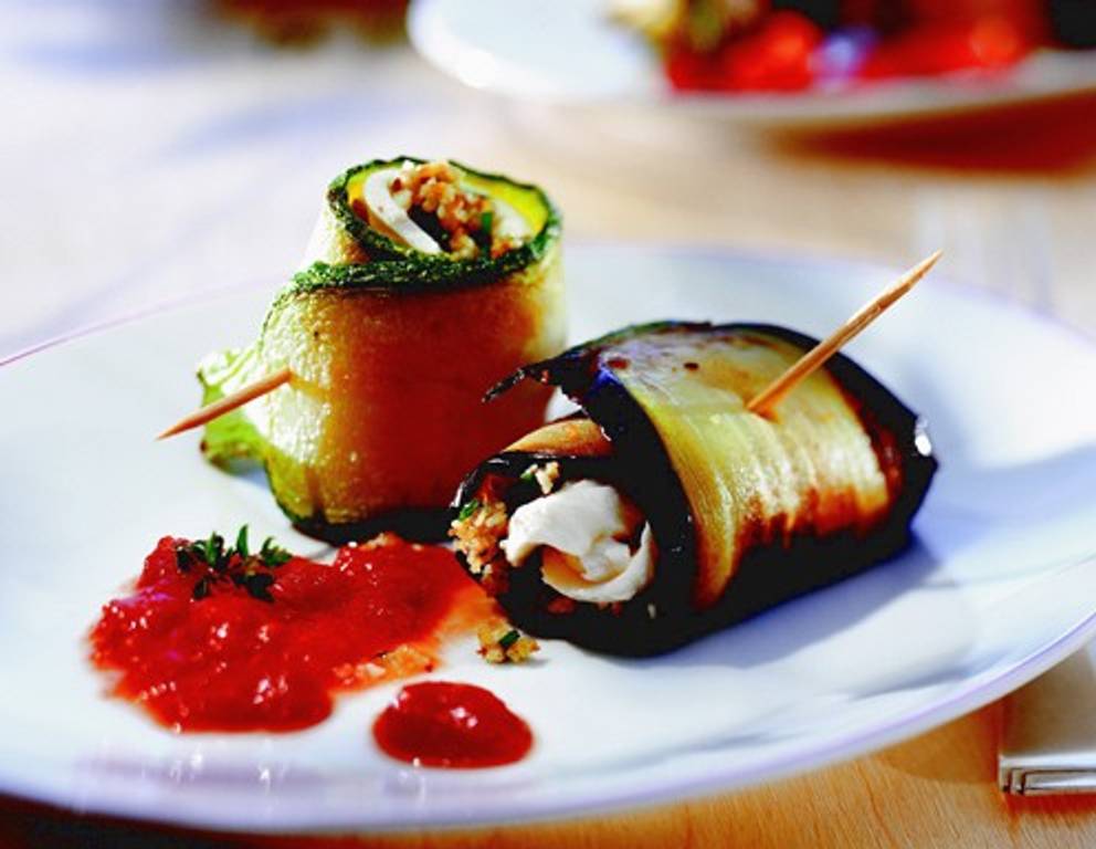 Melanzani-Zucchini-Röllchen Melanzani-Zucchini-Röllchen
