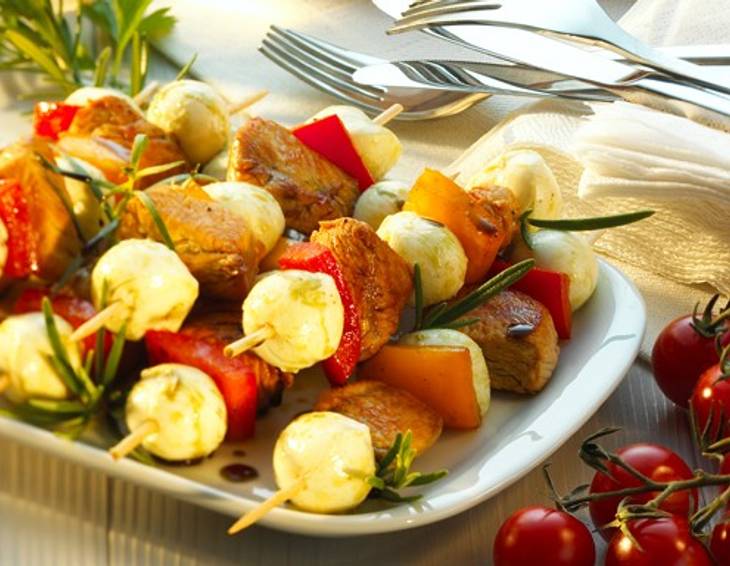 Marinierte Mozzarella-Spieße Marinierte Mozzarella-Spieße