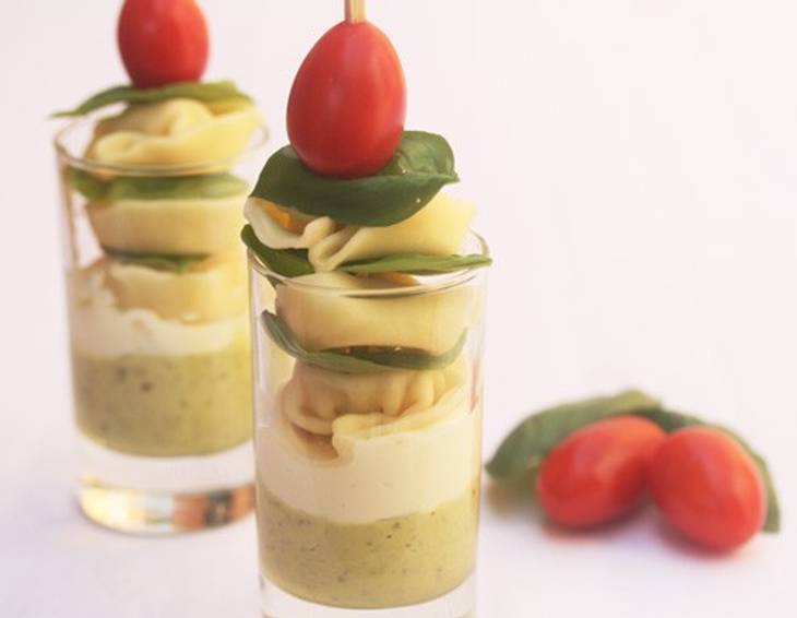 Tortellini-Spieße im Glas Tortellini-Spieße im Glas