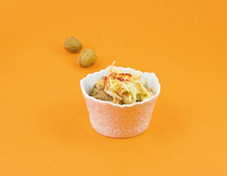 Amaranth mit Apfel und Walnüssen Amaranth mit Apfel und Walnüssen