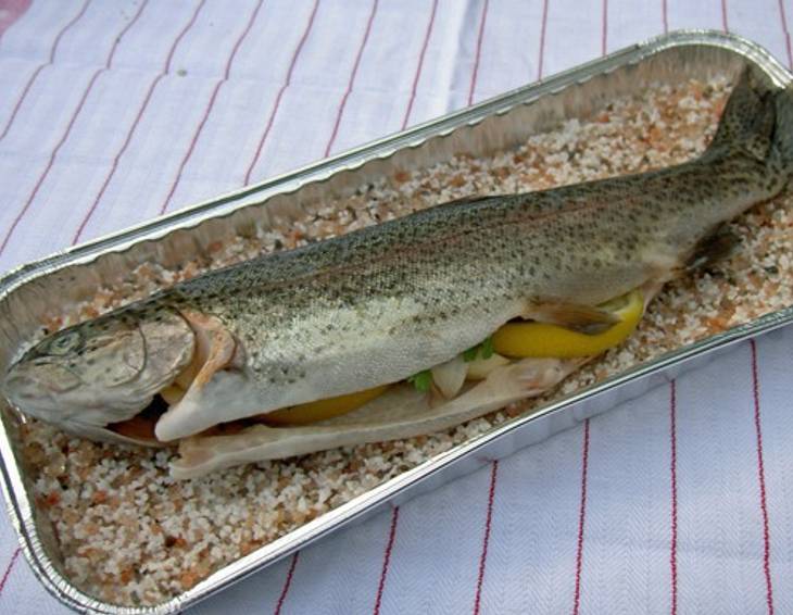 Fisch in der Salzkruste Fisch in der Salzkruste