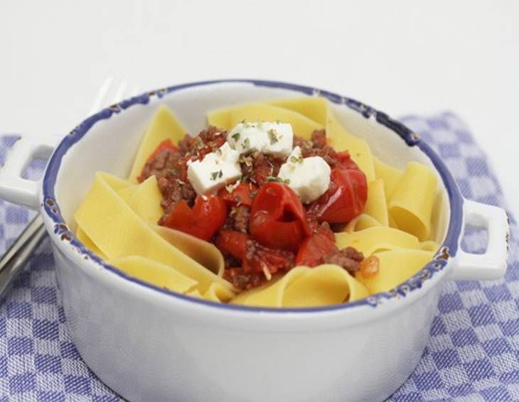 Pasta mit Lamm-Faschiertem und Schafskäse Pasta mit Lamm-Faschiertem und Schafskäse