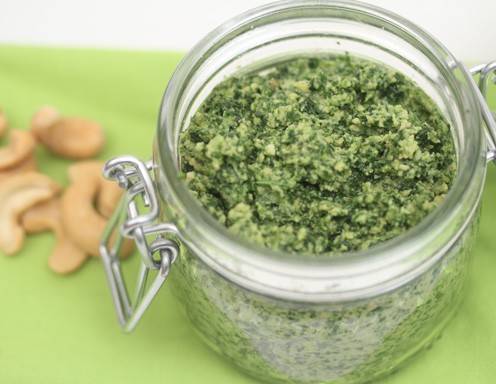 Cashew-Rucola-Pesto