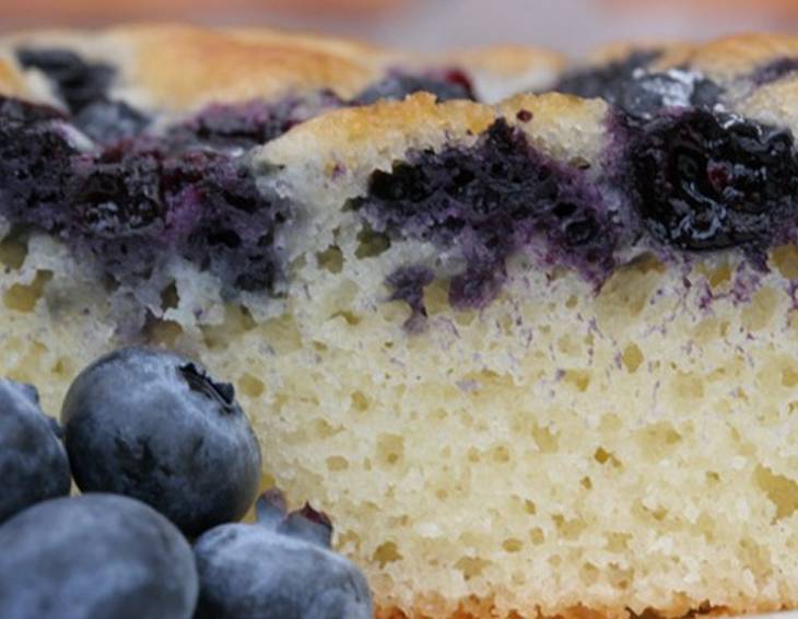 Blechkuchen mit Heidelbeeren