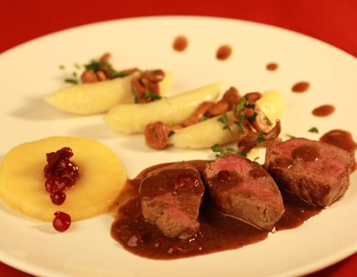 Maibockfilets mit glacierten Äpfeln Maibockfilets mit glacierten Äpfeln