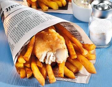 Fisch und Chips mit Picadillysauce