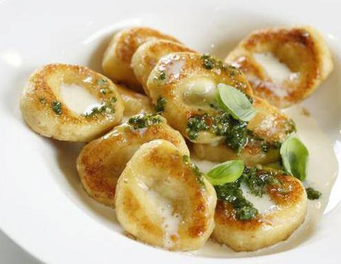 Topfennockerln mit Walnusspesto Rezept - ichkoche.ch