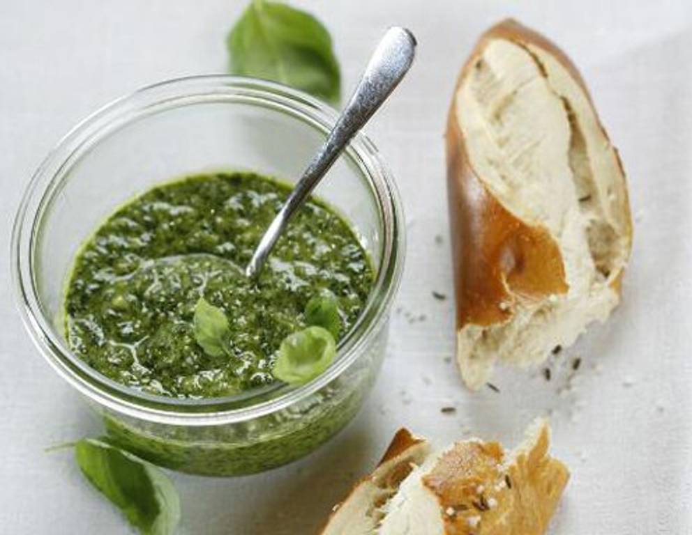 Basilikumpesto Basilikumpesto