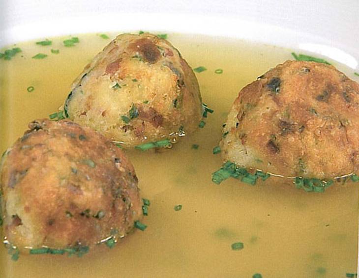 Gebackene Semmel Selchfleisch Knödel