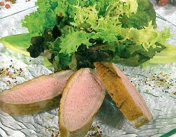 Blattsalat mit gebratener Entenbrust Blattsalat mit gebratener Entenbrust