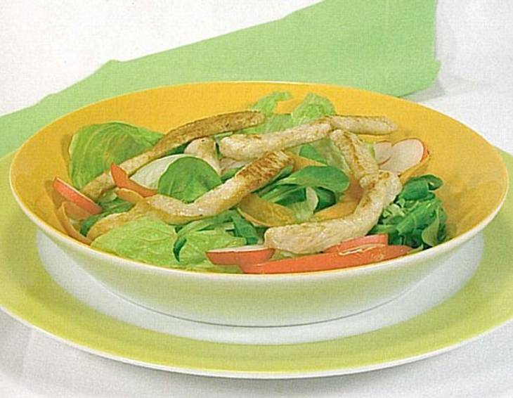 Salat mit Putenbruststreifen Salat mit Putenbruststreifen